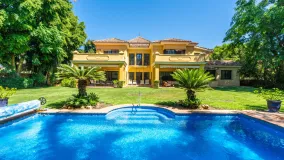 Villa with 6 bedrooms for sale in Guadalmina Baja