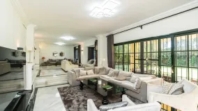 Villa with 6 bedrooms for sale in Guadalmina Baja