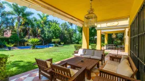 Villa with 6 bedrooms for sale in Guadalmina Baja