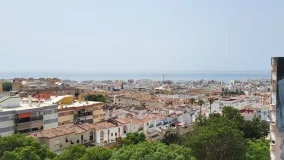 Se vende apartamento en Avda de Andalucia - Sierra de Estepona con 3 dormitorios