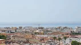 Se vende apartamento en Avda de Andalucia - Sierra de Estepona con 3 dormitorios