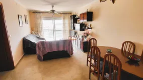 Se vende apartamento en Avda de Andalucia - Sierra de Estepona con 3 dormitorios