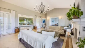 4 bedrooms villa in Zona F for sale