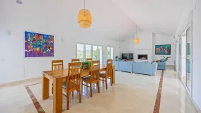 Villa with 5 bedrooms for sale in Zona L