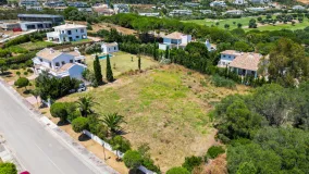 Plot for sale in Zona L