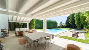 For sale villa with 5 bedrooms in Reserva del Higuerón