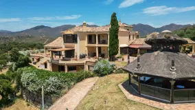 Villa for sale in La Mairena