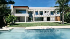 Comprar villa en Los Monteros Playa de 5 dormitorios