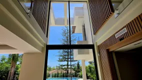 Comprar villa en Los Monteros Playa de 5 dormitorios
