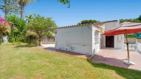 Villa for sale in Nueva Andalucia