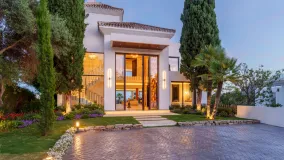 For sale Nueva Andalucia villa with 6 bedrooms