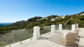 Villa for sale in El Madroñal with 5 bedrooms