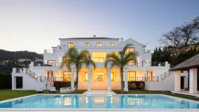 Villa for sale in El Madroñal with 5 bedrooms