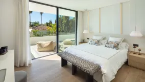 5 bedrooms villa for sale in Las Brisas