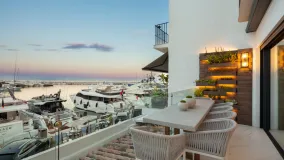 Apartamento en venta con 3 dormitorios en Marbella - Puerto Banus