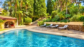 For sale house in Calahonda with 7 bedrooms