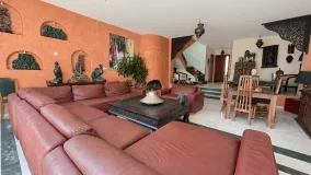 For sale house with 3 bedrooms in Estepona