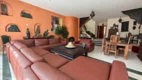 For sale house with 3 bedrooms in Estepona