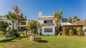 Villa for sale in Nueva Andalucia with 7 bedrooms