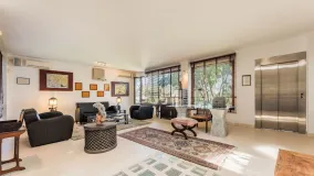 Villa for sale in Nueva Andalucia with 7 bedrooms