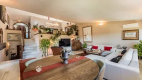 Villa for sale in Nueva Andalucia with 7 bedrooms