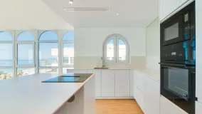 For sale apartment in Estepona