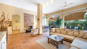 Pareado en venta con 3 dormitorios en Altos de Calahonda