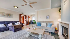 Pareado en venta con 3 dormitorios en Altos de Calahonda