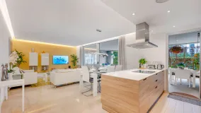 For sale ground floor apartment in Marbella - Puerto Banus with 3 bedrooms