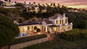 For sale villa with 6 bedrooms in Zona F