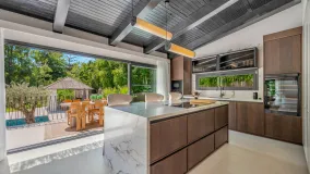 5 bedrooms villa in Nueva Andalucia for sale