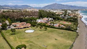 Villa en venta de 4 dormitorios en Guadalmina Baja