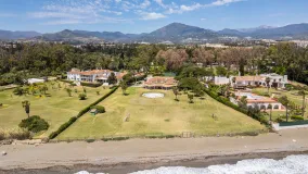 Villa en venta de 4 dormitorios en Guadalmina Baja