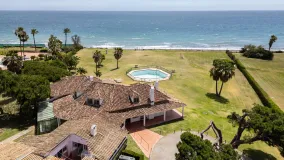 Villa en venta de 4 dormitorios en Guadalmina Baja