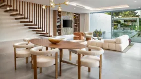 5 bedrooms villa in Parque Elviria for sale