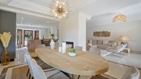 Semi detached villa for sale in Marbella - Puerto Banus with 5 bedrooms