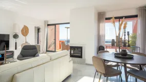 Duplex penthouse for sale in Calahonda with 4 bedrooms