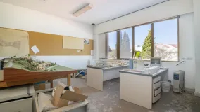 Building for sale in Cancelada