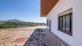 Building for sale in Cancelada