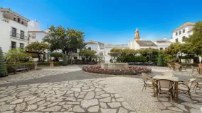 Buy 3 bedrooms apartment in Estepona