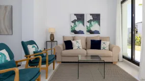 2 bedrooms apartment in Estepona for sale