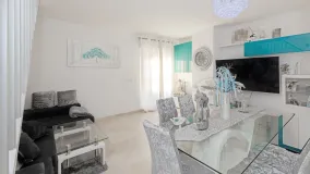 For sale Estepona apartment with 3 bedrooms
