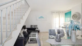 For sale Estepona apartment with 3 bedrooms