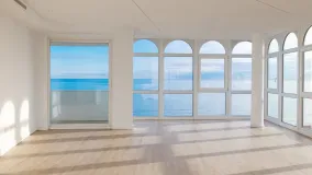 For sale apartment in Estepona