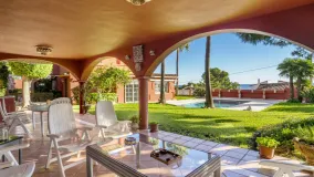 Estepona Puerto 7 bedrooms chalet for sale