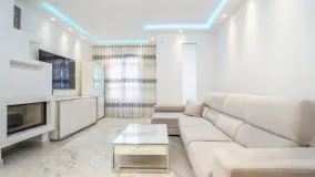 Chalet for sale in Estepona with 3 bedrooms