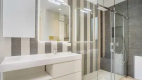 Chalet for sale in Estepona with 3 bedrooms