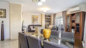 Apartamento en venta en Estepona Puerto de 4 dormitorios