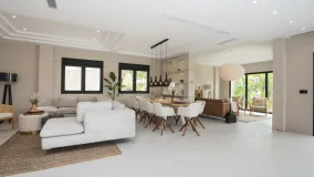 8 bedrooms villa in Elviria for sale