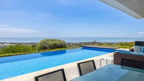 Villa for sale in Los Altos de los Monteros